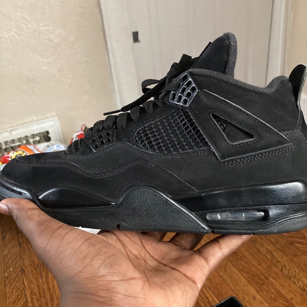 Air jordan Black cat 4’s  good detail